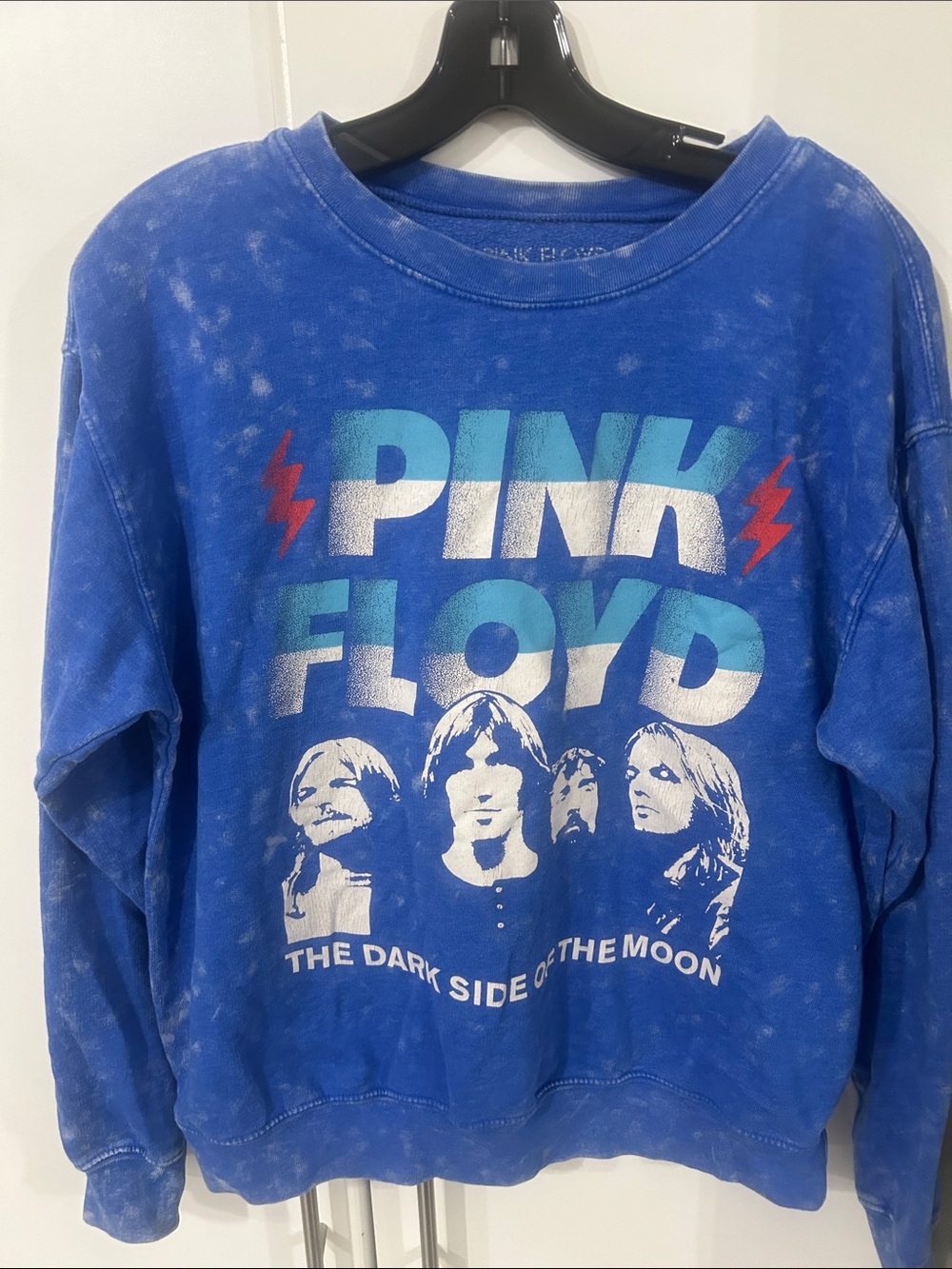 Pink Floyd 'The Dark Side of the Moon' Blue Graphic Sweatshirt medium.